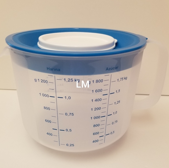 NEW TUPPERWARE MEASURING PITCHER